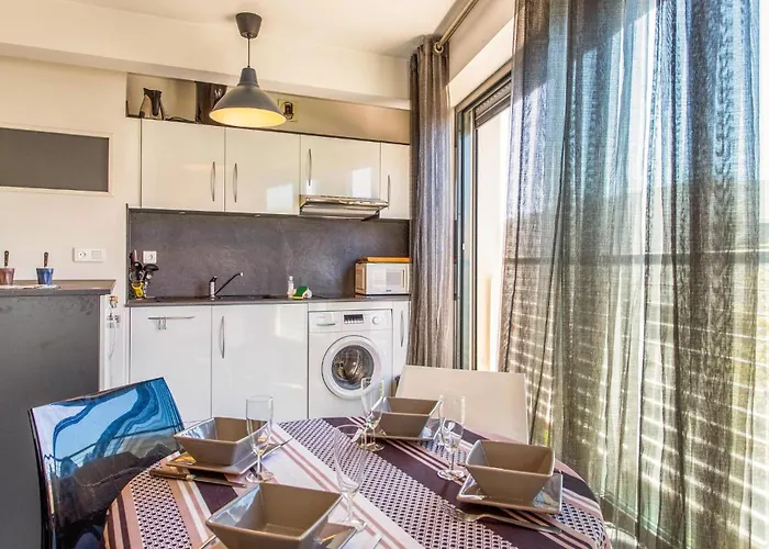 1 Bedroom Cozy In